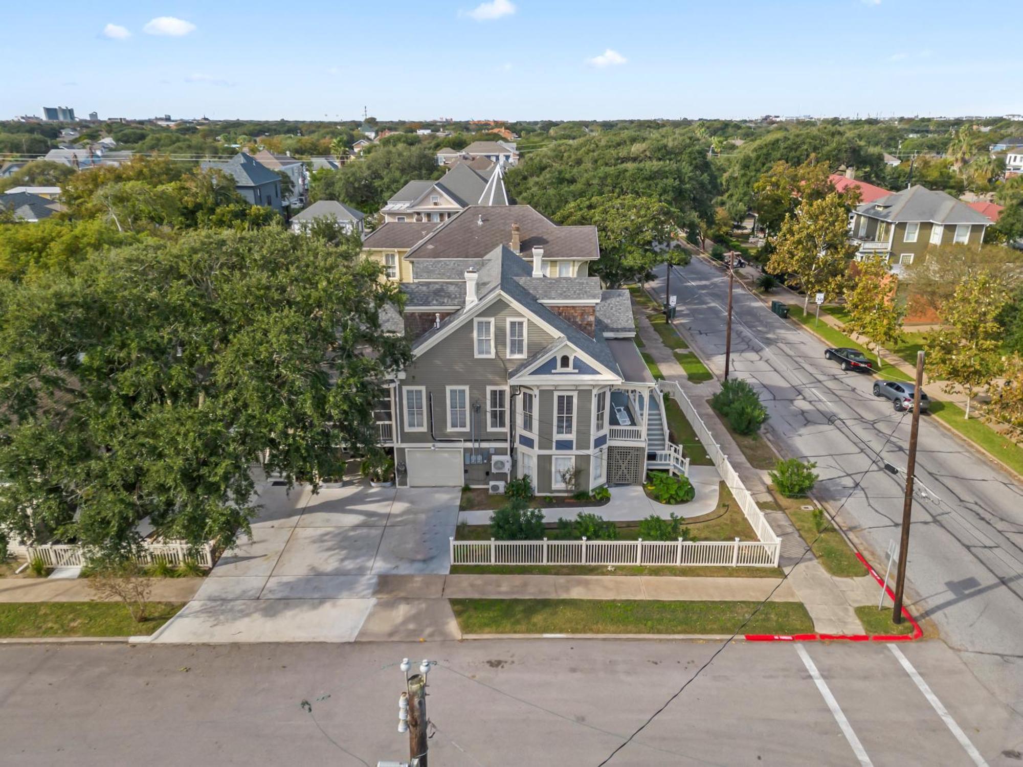 Historic Galveston Family Beach Home With 3 King Beds Exterior foto